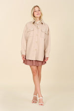 Evelyn  Light beige shacket with pockets