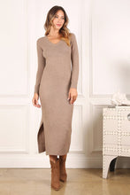 Vienna- V-neck sweater maxi dress